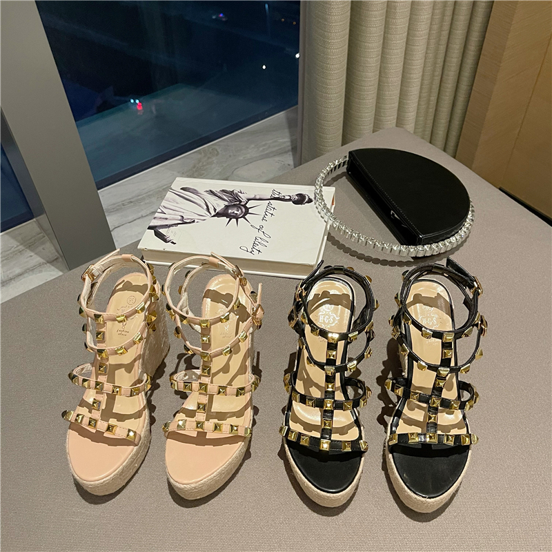 Thick Sole Rivet Open Toe Platform Sandals Women 2026 New Wedge Roman Heels - Image 4