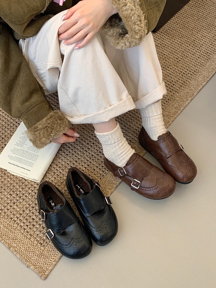 British Retro Carved Lined Loafer Shoes Women 2025 New Winter Brogue Suede Carved Leather Shoes