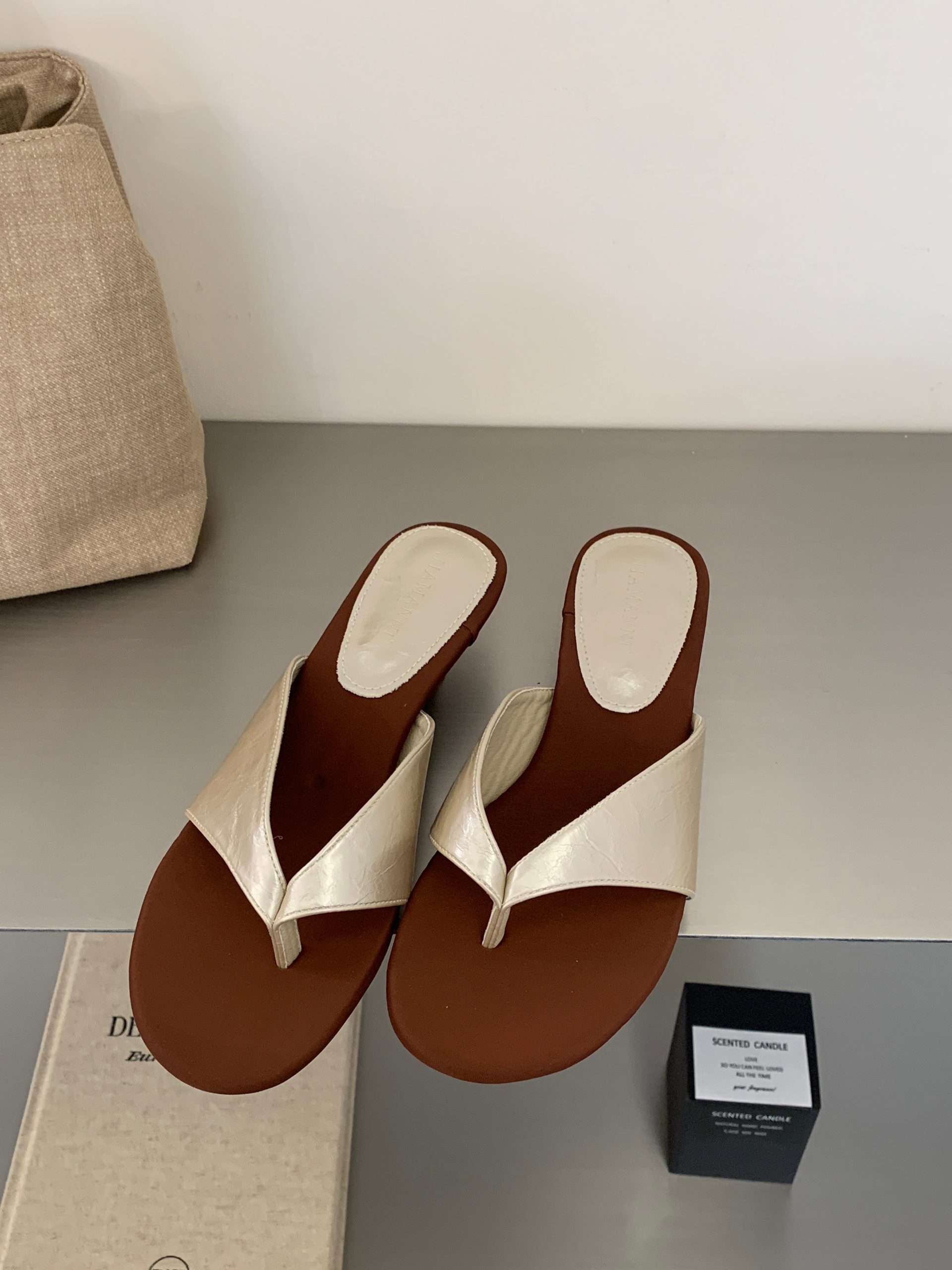 Women's Minimalist Flat Slide Sandals with Toe Loop Summer 2026 Korean Style Comfortable Commuter Slippers - Image 2